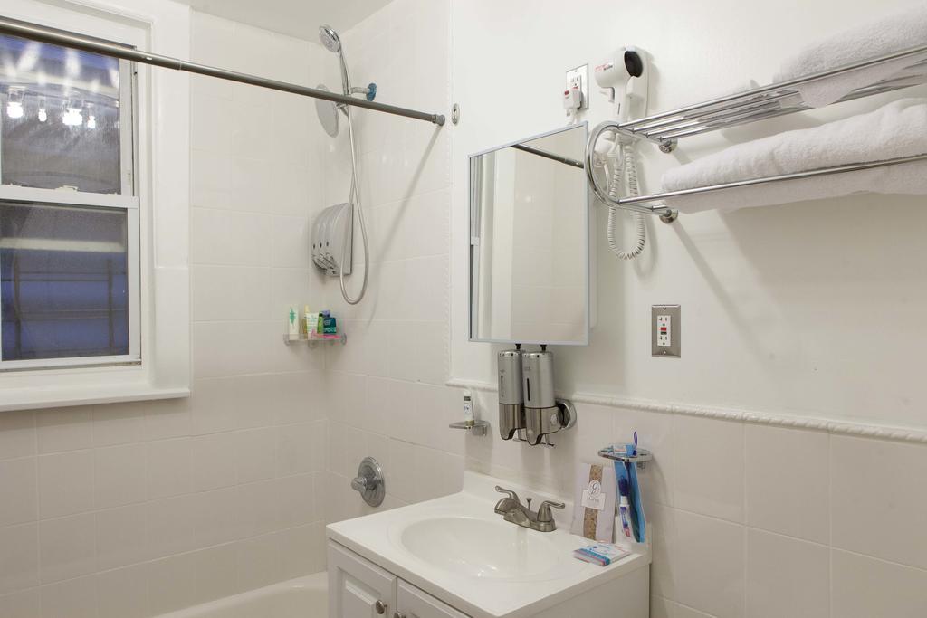 Studio And 1 Bedroom Apartments - Bronx New York Esterno foto
